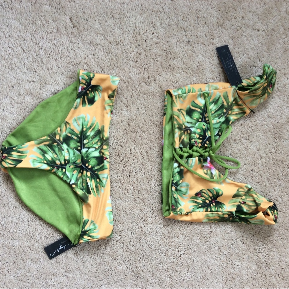 NWT Reversible Lali and Layla bikini  in size M.